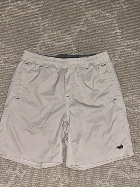 Southern Marsh Kahaki Elastic Waist Shorts in like new condition.